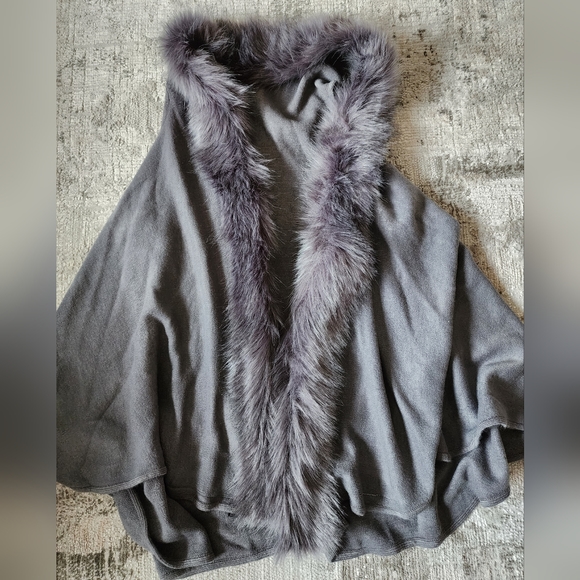 Fur detail vest - Picture 2 of 3